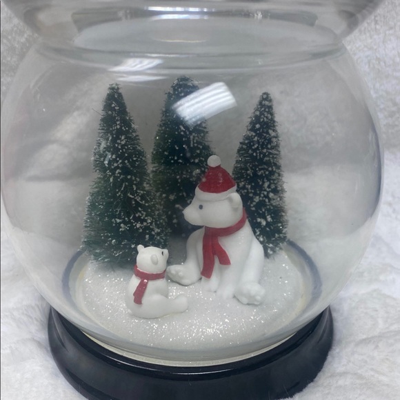 NIB Bath & Body Works Polar Bear 🐻‍❄️ Globe 3 Wick  Candle Holder - Picture 1 of 3